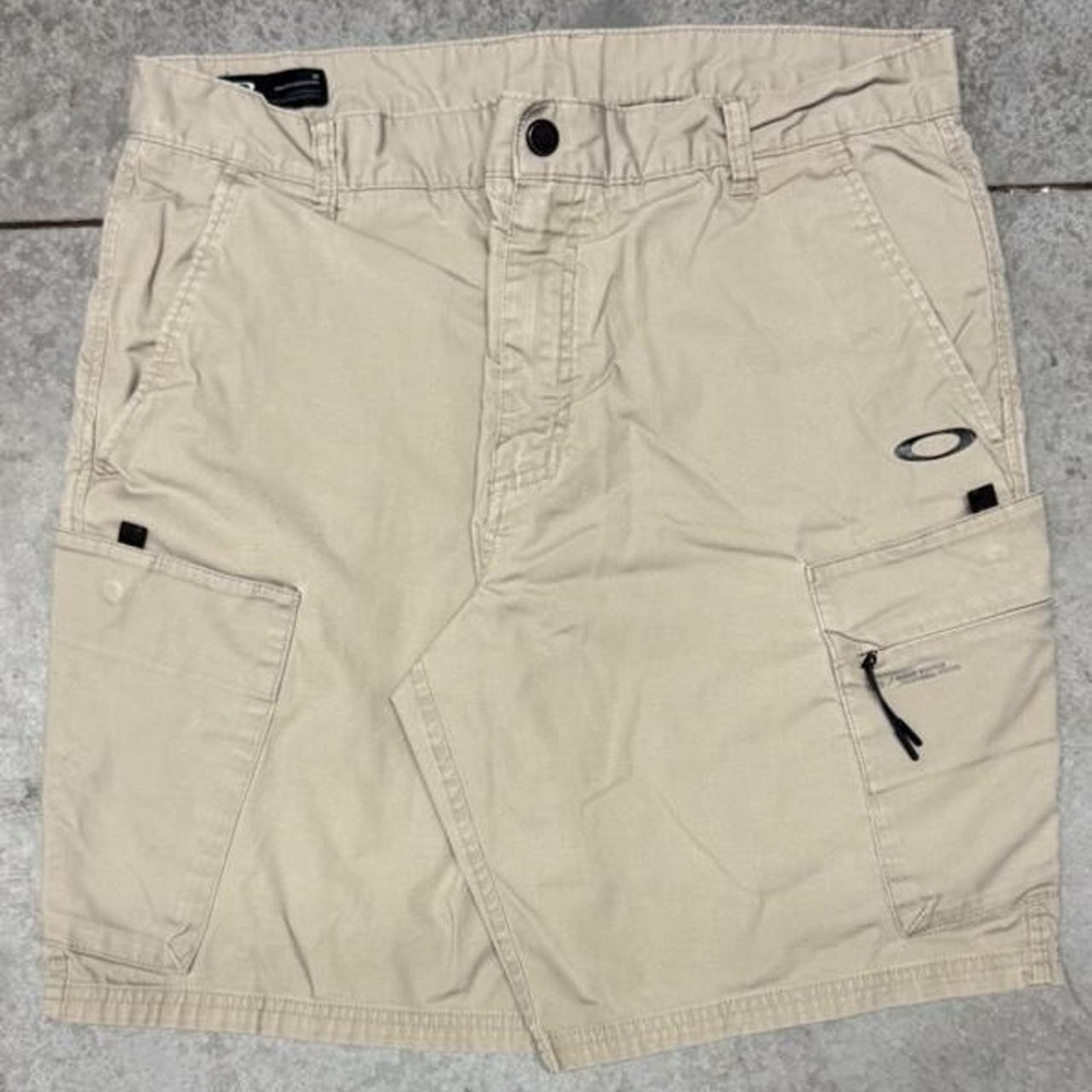 Oakley Men's Utility Cargo Shorts Khaki Beige Sz 38 fits 36
